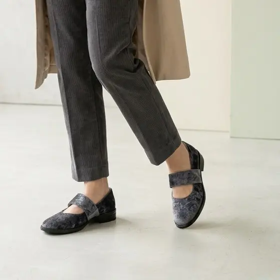 LCZ091- Gris - Modelada.webp