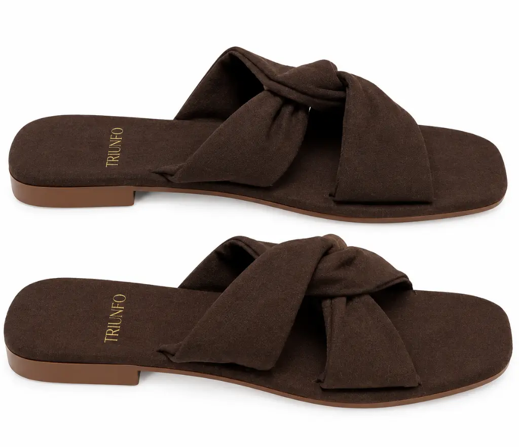 Sandalias marrón TRIUNFO en composición de catálogo.webp
