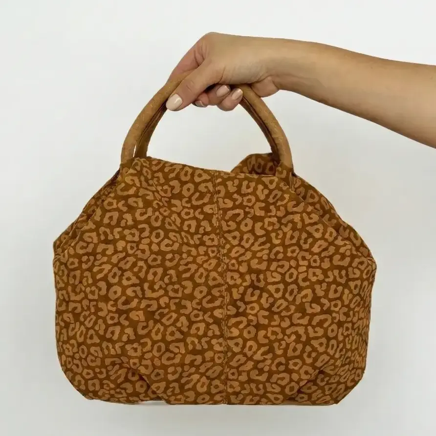 [ROB0760MI] Bolso Globo (Miel).webp