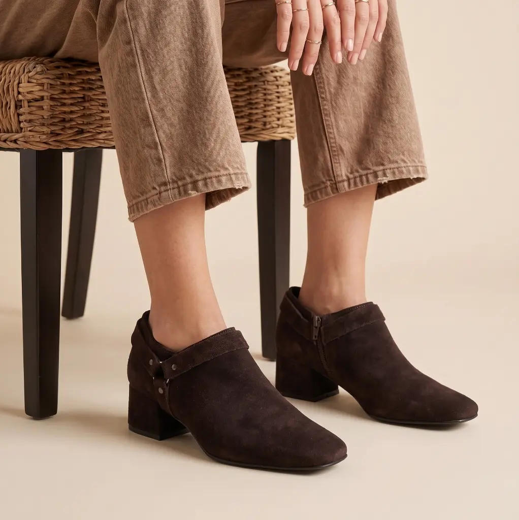 zapatos cafe gamuza .webp