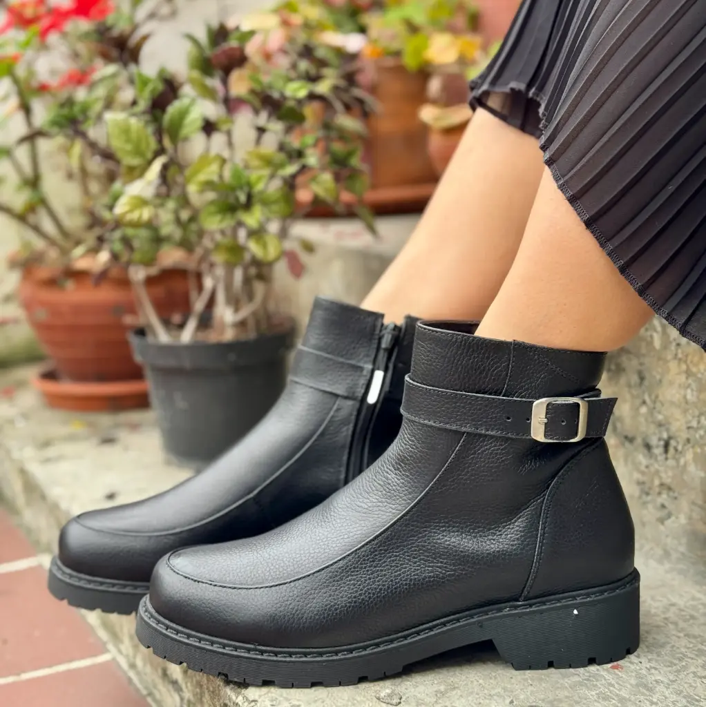 Bota Correa Hebilla