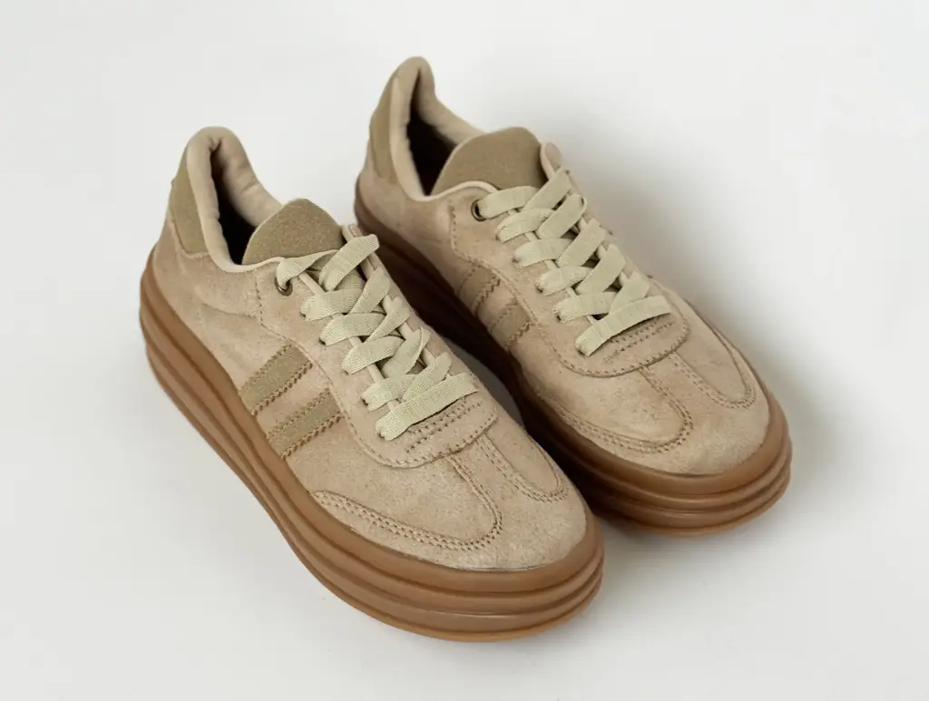 Tenis Franjas Suela Alta