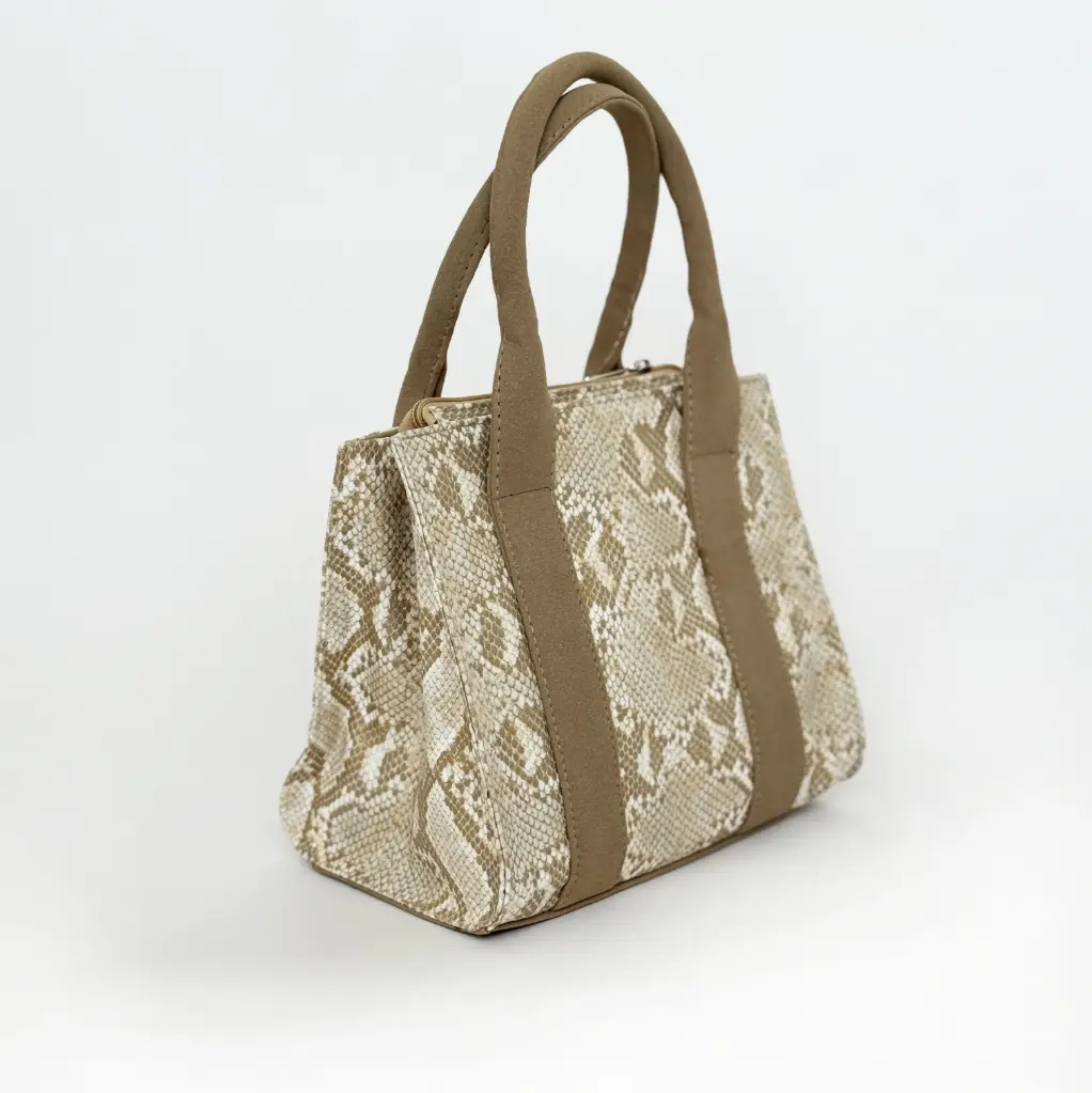 Bolso Cuadrado Tiras Frente